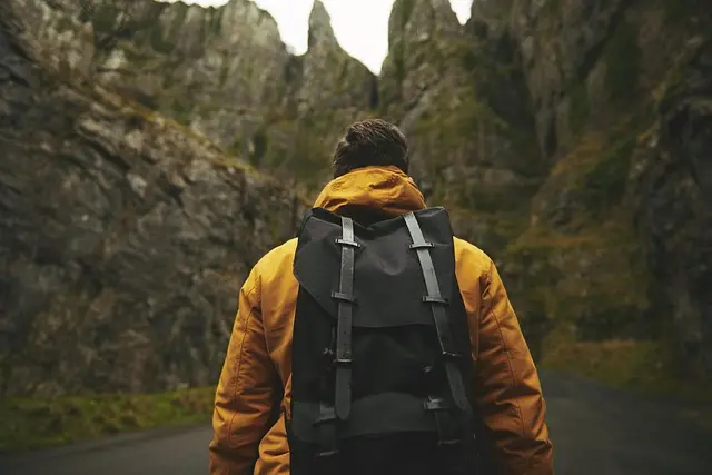 Les accessoires indispensables pour un voyage d'aventure réussi