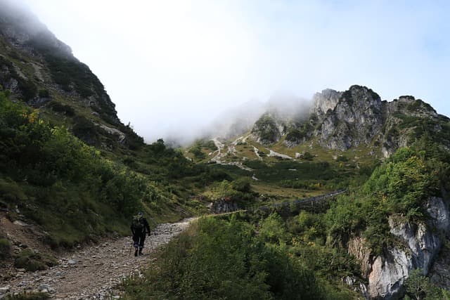 Les meilleures stratégies de sécurité pour un voyage d'aventure