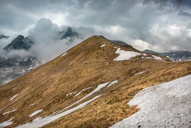 Comment préparer un itinéraire idéal pour votre voyage d'aventure